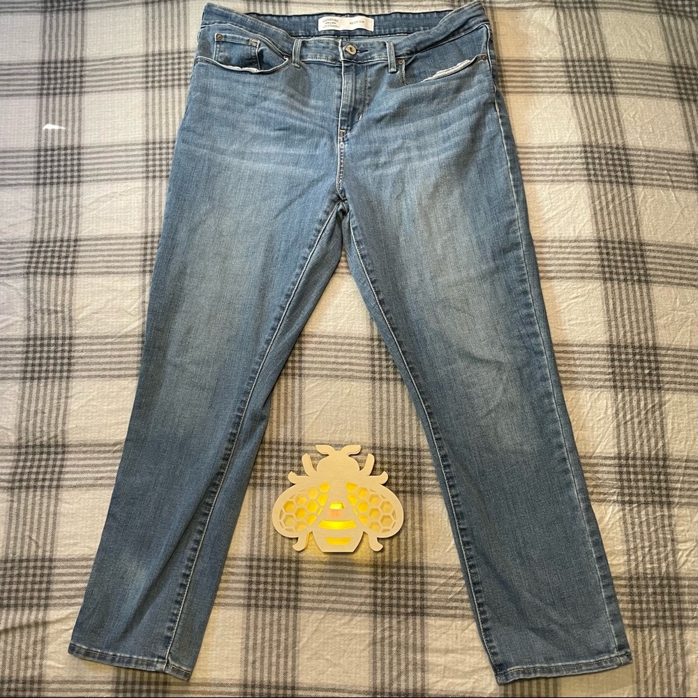 Levi's Mid Rise Slim Size 16S